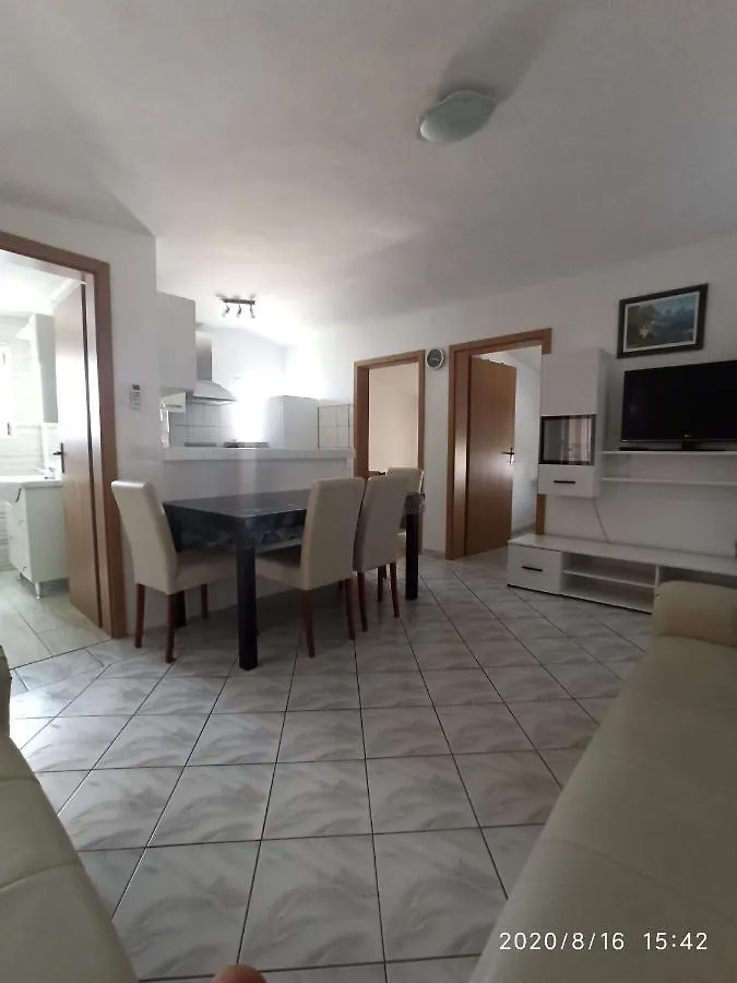 Apartment Apartmani Lun Vir Croatia