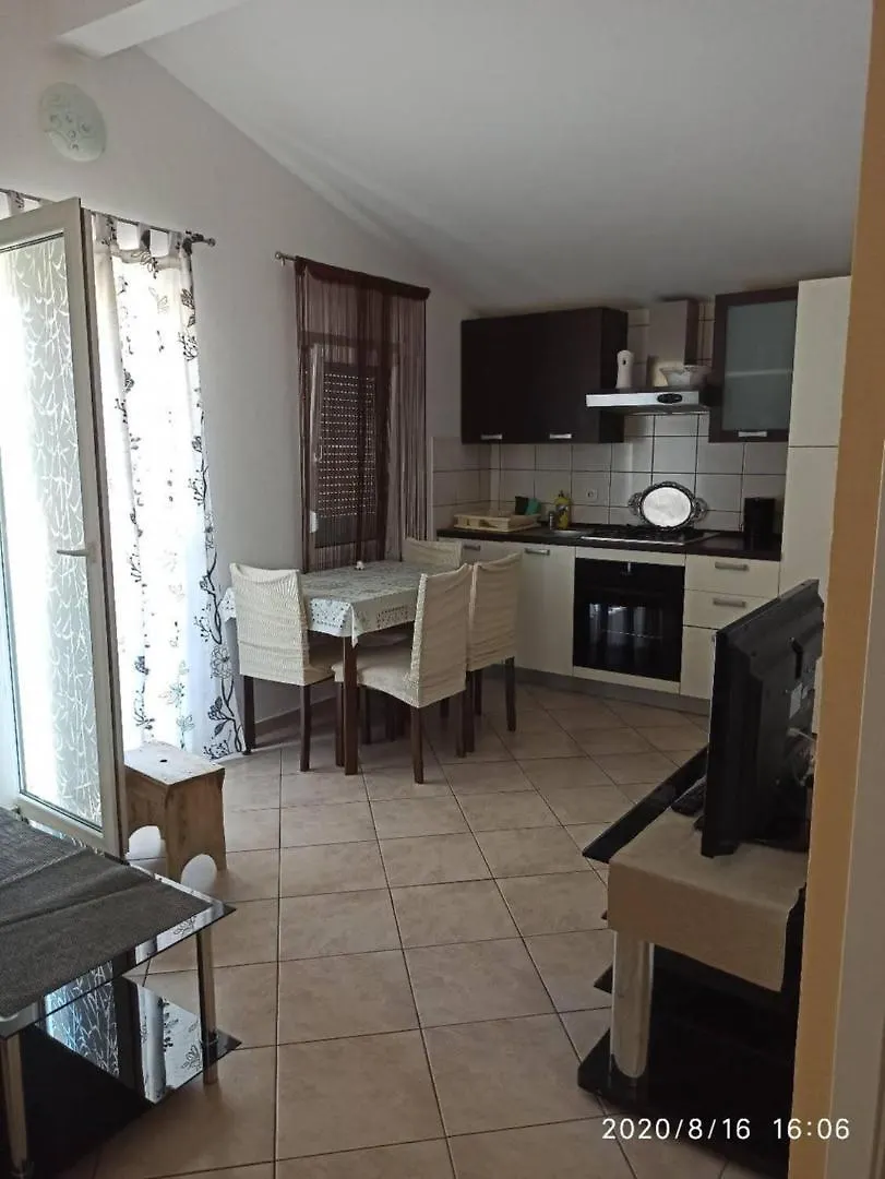 Apartmani Lun Vir Apartment