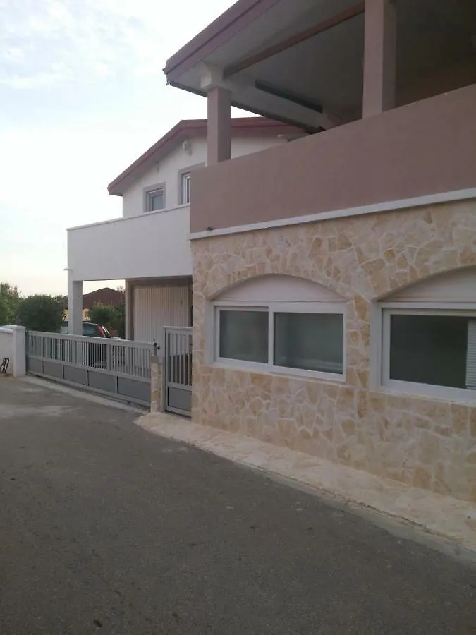 Apartmani Lun Vir Apartment