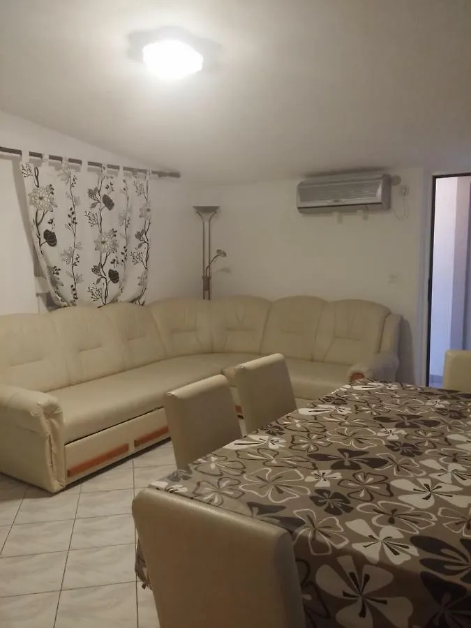 Apartmani Lun Vir 0*,